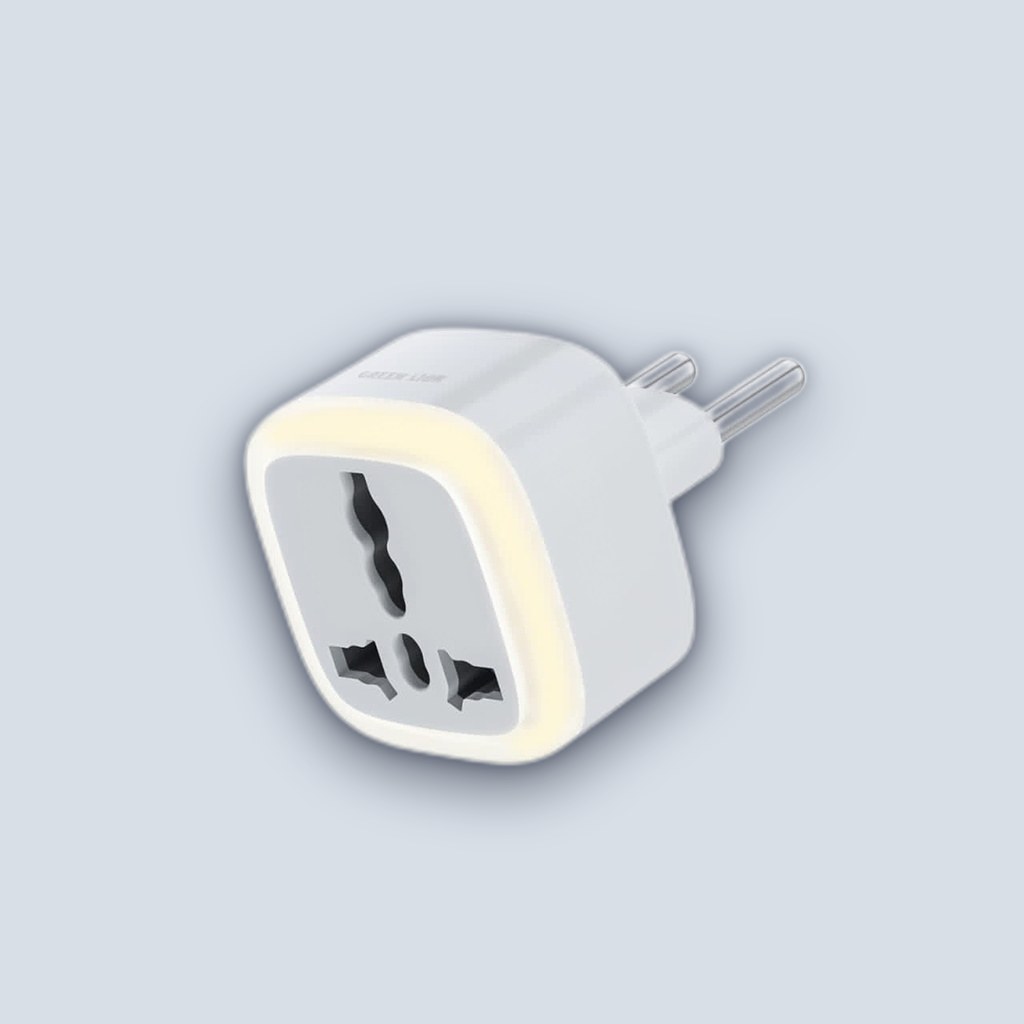 Green Lion Universal Conversion Plug with LED light – White