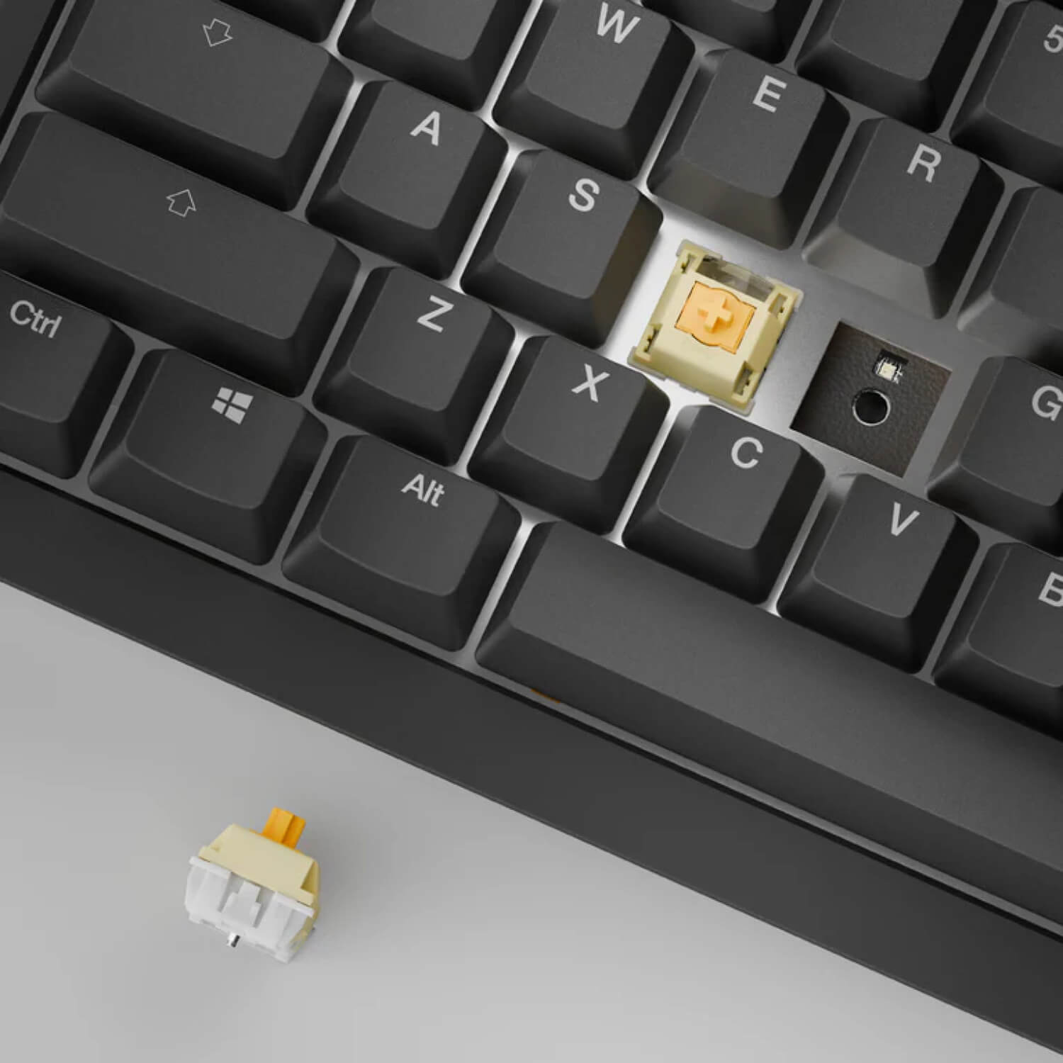 Ducky One X Wireless Analog Switch Black (Hebrew/English) Wireless Mechanical Keyboard — image 4