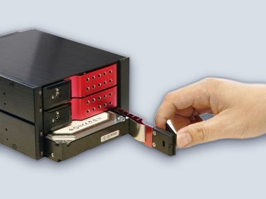 iStarUSA Hot Swap Cage 5.25x2 to 3.5x3 SAS/SATA 6.0 Black — image 4