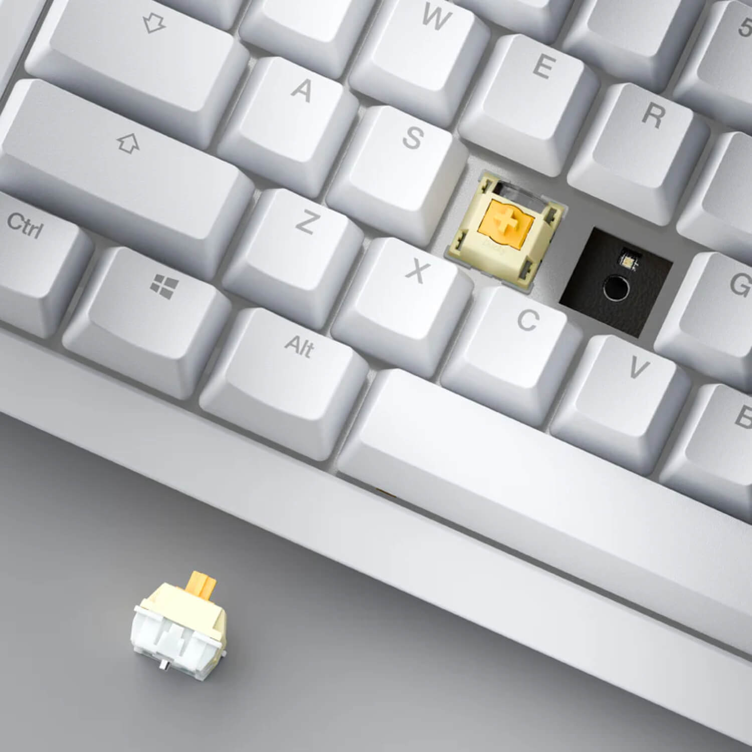 Ducky One X Wireless Analog Switch White (Hebrew/English) Wireless Mechanical Keyboard — image 4